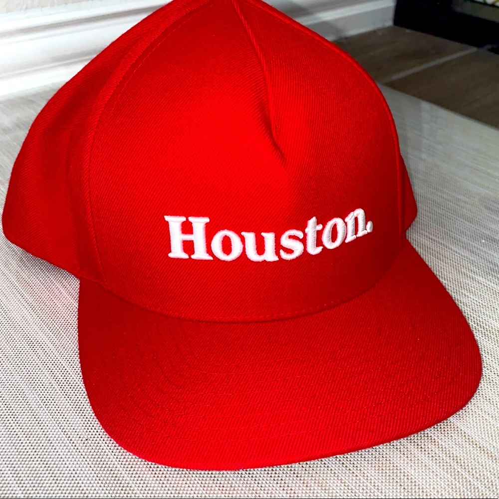 Maison Article Red Houston SnapBack hat